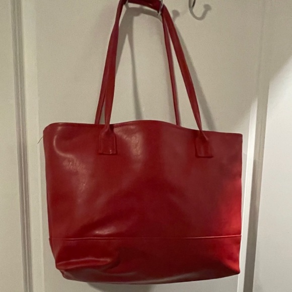 Cozy Bling Large Faux Leather Red Tote, Black & White Polka Dot Lining W/Zipper - Picture 1 of 7